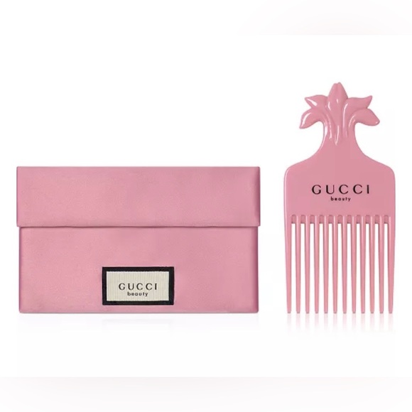Beauty Flora Comb and Pouch GWP Women